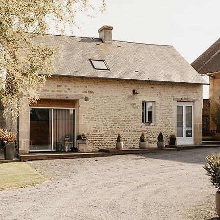 Le Clos Poulain Petits Gites De Charme Et Chambres D'Hotes Familiales Au Calme Proche Bayeux Et Des Plages 诺南特 外观 照片