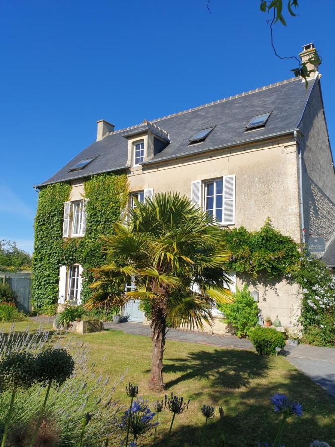 Le Clos Poulain Petits Gites De Charme Et Chambres D'Hotes Familiales Au Calme Proche Bayeux Et Des Plages 诺南特 外观 照片