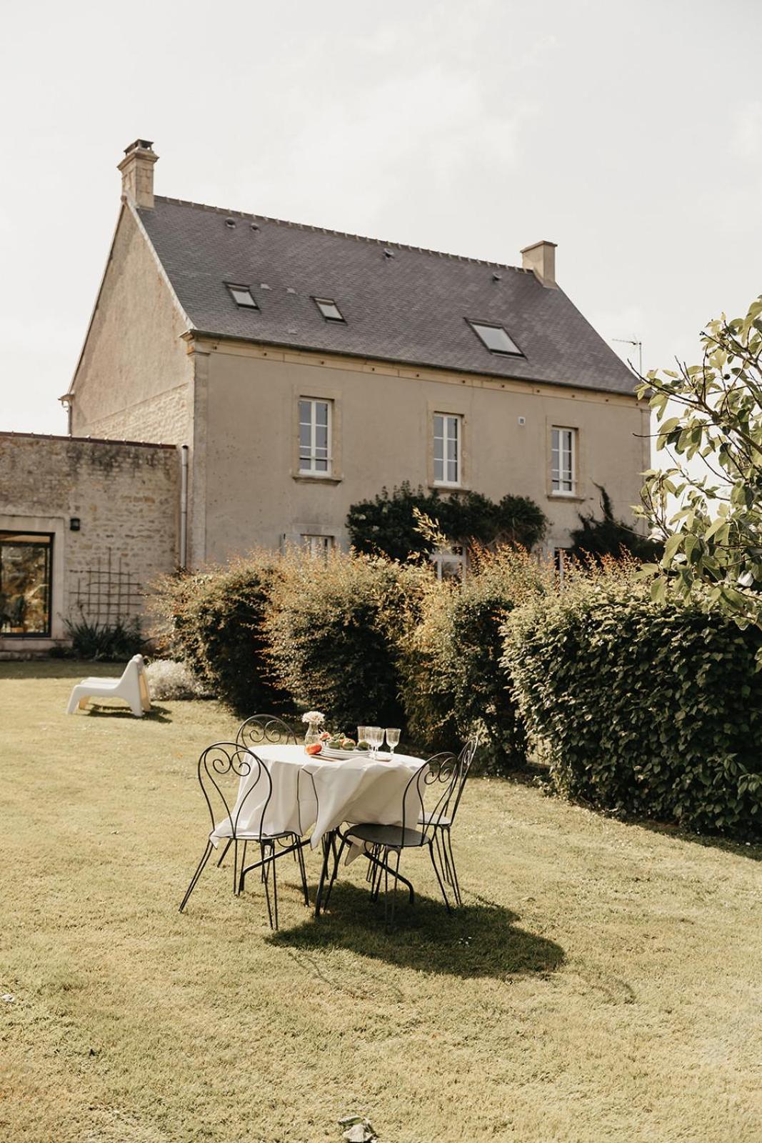 Le Clos Poulain Petits Gites De Charme Et Chambres D'Hotes Familiales Au Calme Proche Bayeux Et Des Plages 诺南特 外观 照片