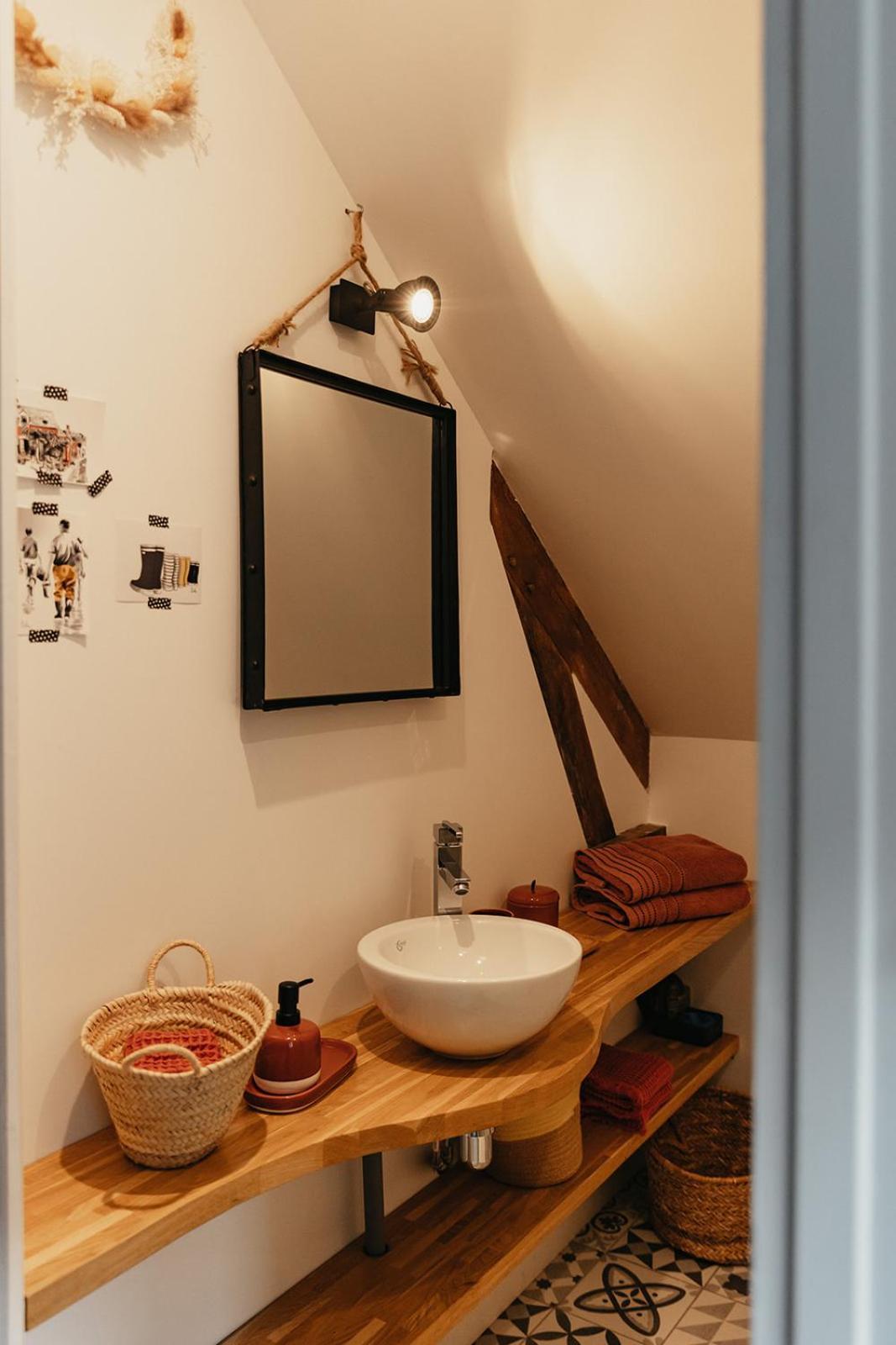 Le Clos Poulain Petits Gites De Charme Et Chambres D'Hotes Familiales Au Calme Proche Bayeux Et Des Plages 诺南特 外观 照片